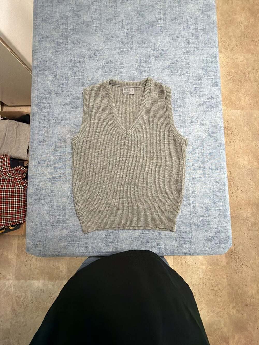 Le Tigre V-Neck Sweater Vest Size M Gray Ribbed Knit Made in USA